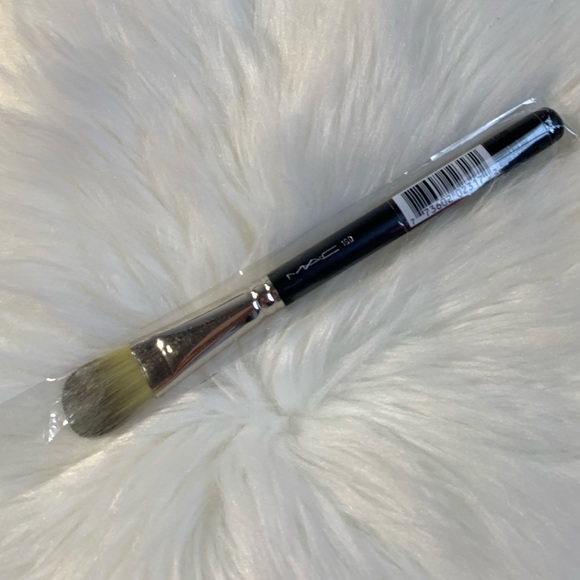 ✨💄Mac 190 full size foundation brush new  ! 💄✨ - Picture 6 of 6